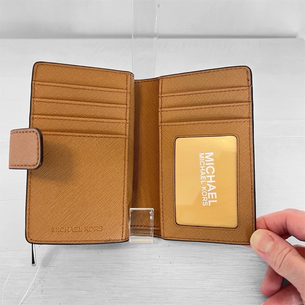 Michael Kors Jet Set Travel Billfold Zip Coin Wallet in Brown/Acorn NWT - Picture 6 of 13